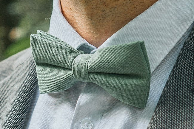 Le Velours dans les Accessoires de Costume : La Tendance Luxe de 2025 Image