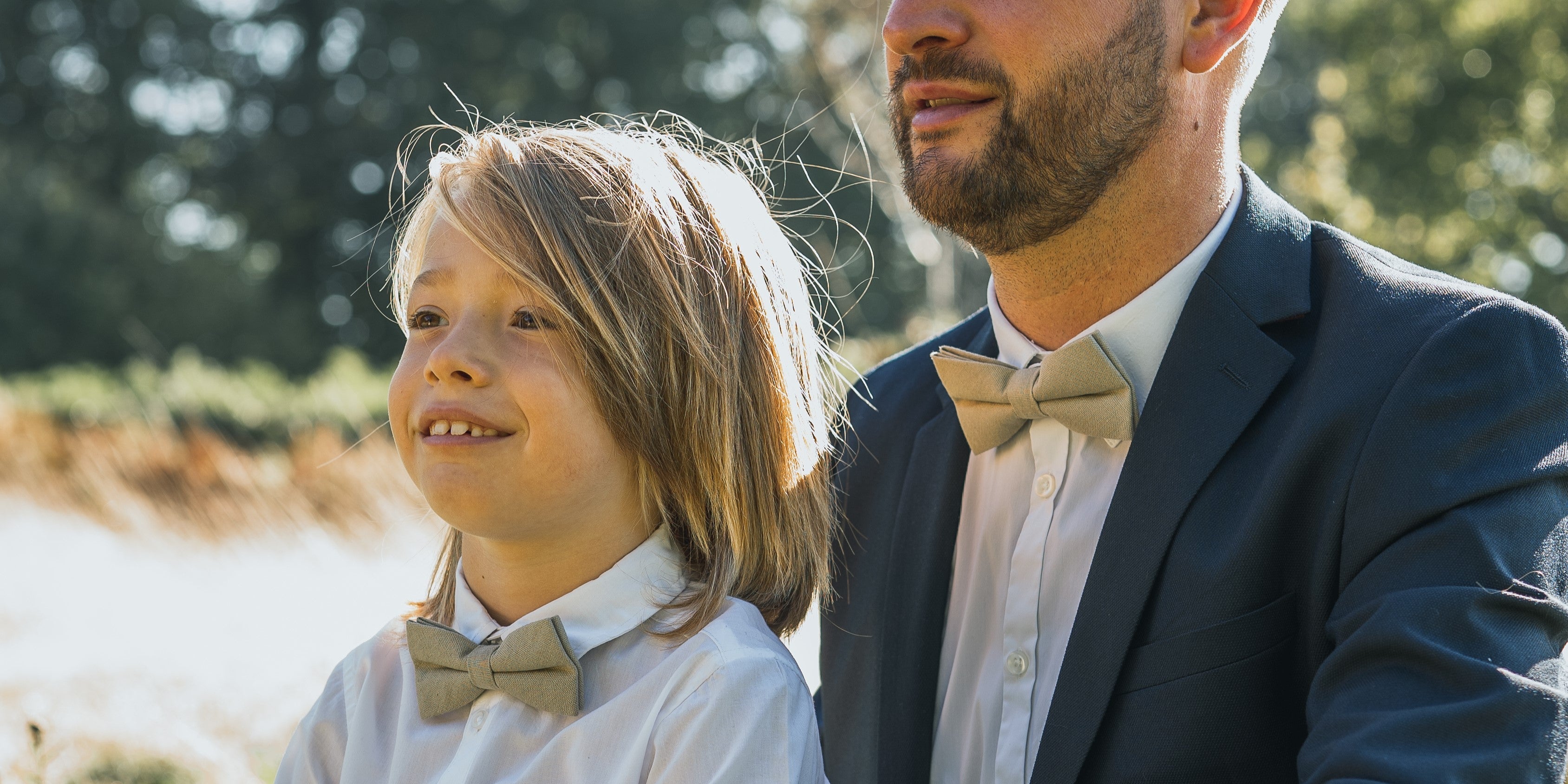 Les Accessoires de Costume pour les Mariages en Plein Air : Guide Estival Image