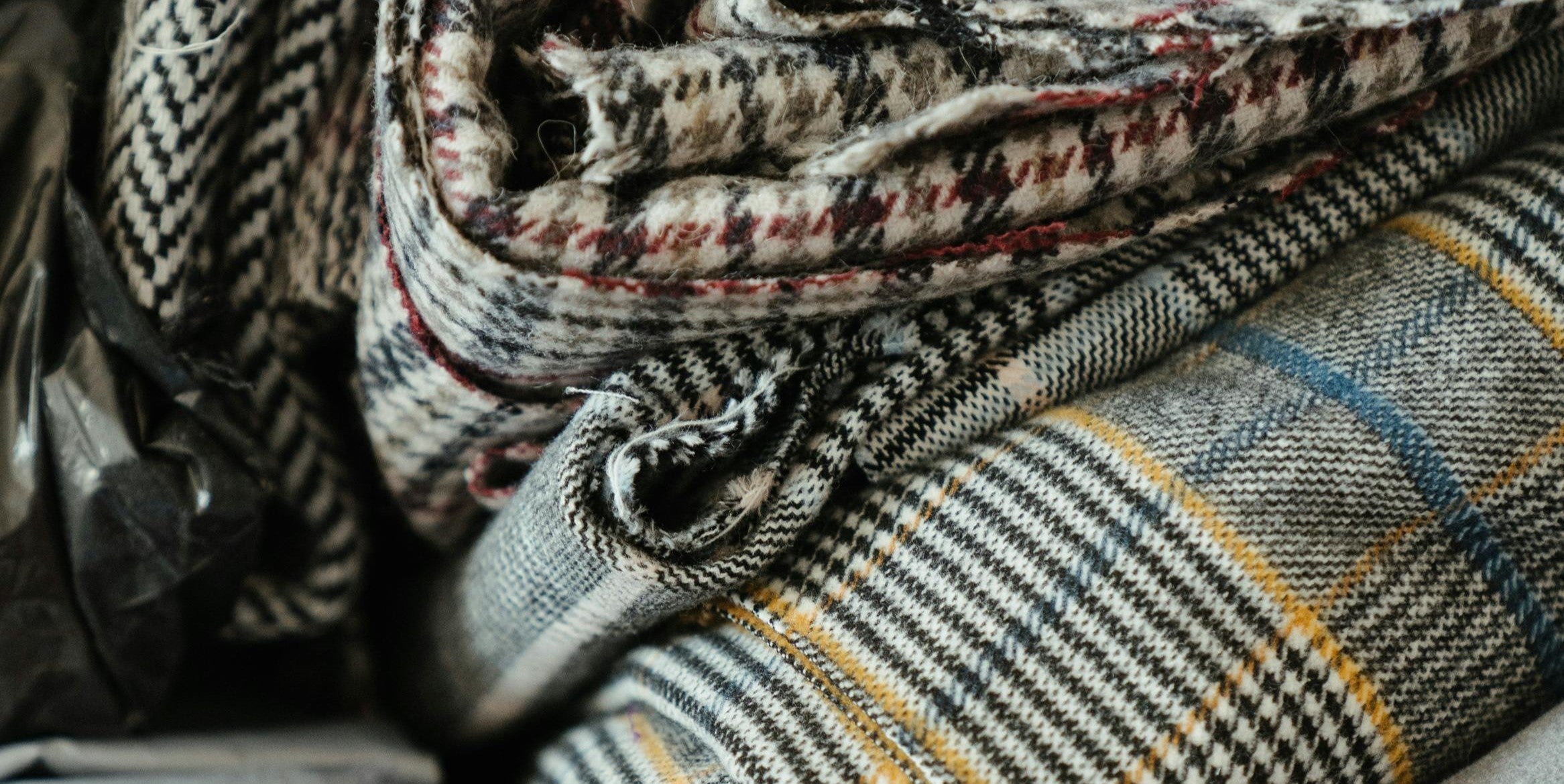 Les Motifs Tartan : Comment Porter ce Classique des Accessoires de Costume Image